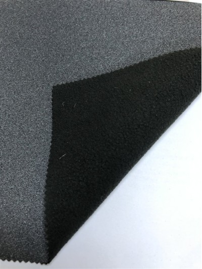 DG-PGSG  PS21603  麻灰色N/T含紗布+中透膜+黑色搖粒絨  56''  320±10gsm 底布100%poly  面布43%poly ,15%elastane  42%nylon MOQ:1000y 45度照